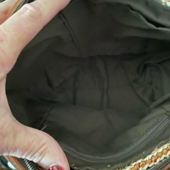 BEAUTIFULLY WOVEN BAG HANDMADE FROM KENYA - Picture 5 of 6